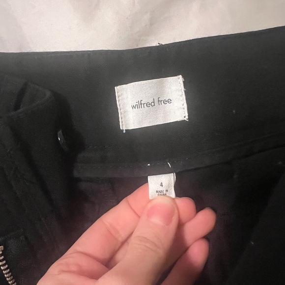 Aritzia Wilfred Free Picture Cargo Pants Black Noir Size 4 Women’s baggy look - Picture 9 of 9